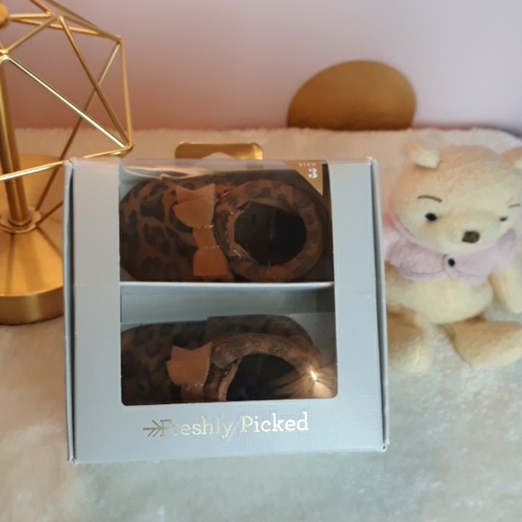 Freshly Picked Other - Freshly Picked Bow Leopard Moccasins Size 3